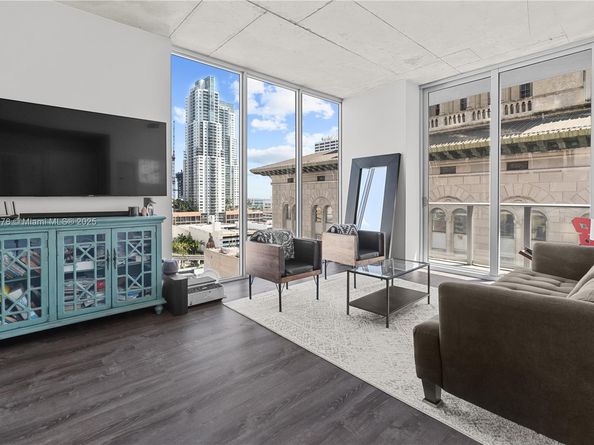 151 SE 1st St 1402, Miami FL 33131