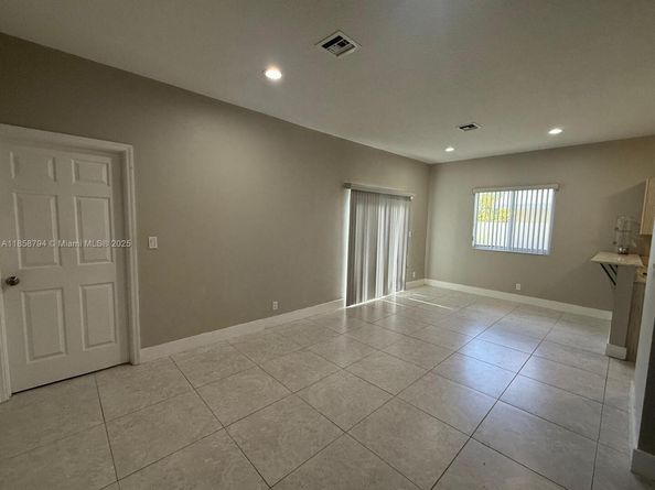 14 SW 7th Ave, Dania Beach FL 33004