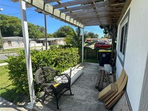 14 SW 7th Ave, Dania Beach FL 33004