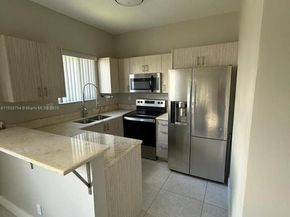 14 SW 7th Ave, Dania Beach FL 33004