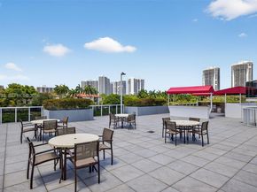 3675 N Country Club Dr 410, Aventura FL 33180