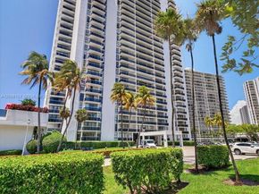 3675 N Country Club Dr 410, Aventura FL 33180