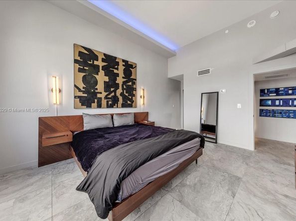 1500 Bay Rd PH 1570, Miami Beach FL 33139