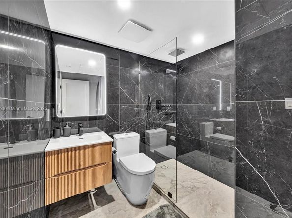 1500 Bay Rd PH 1570, Miami Beach FL 33139