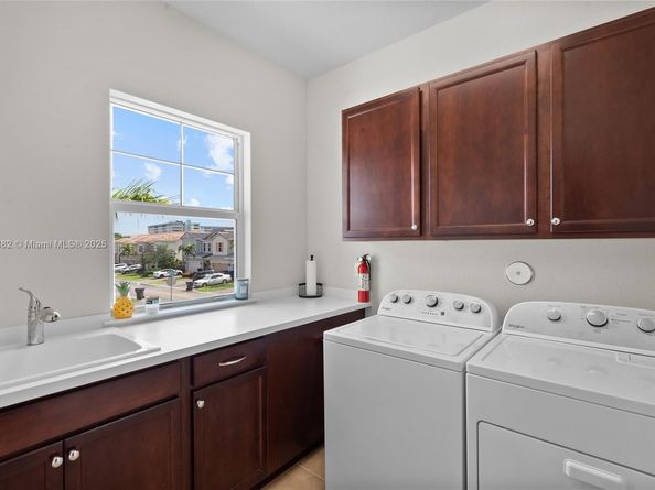 4248 Ficus St, Hollywood FL 33021