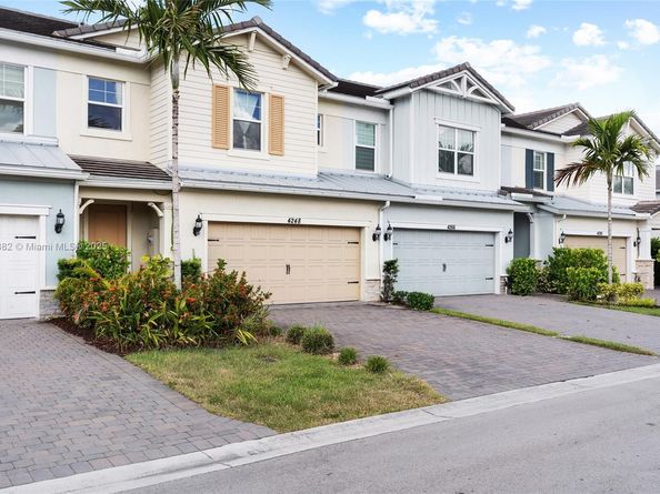 4248 Ficus St, Hollywood FL 33021