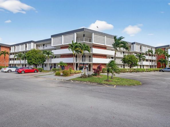 2991 NW 46th Ave 202, Lauderdale Lakes FL 33313