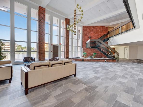 2991 NW 46th Ave 202, Lauderdale Lakes FL 33313