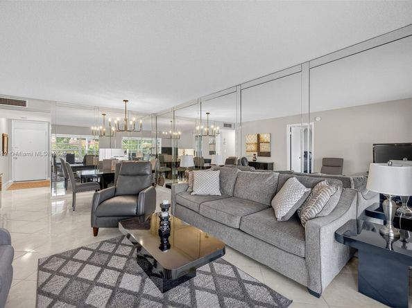 2991 NW 46th Ave 202, Lauderdale Lakes FL 33313