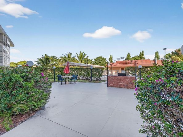 2991 NW 46th Ave 202, Lauderdale Lakes FL 33313