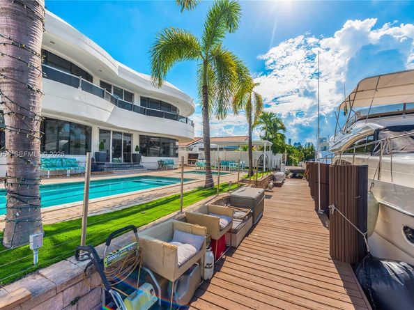 3344 NE 167th St, North Miami Beach FL 33160