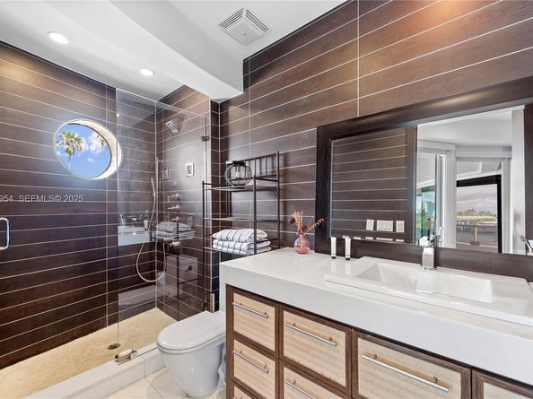 3344 NE 167th St, North Miami Beach FL 33160