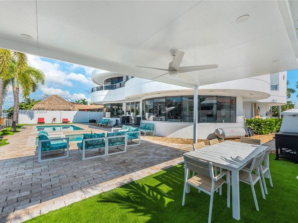 3344 NE 167th St, North Miami Beach FL 33160