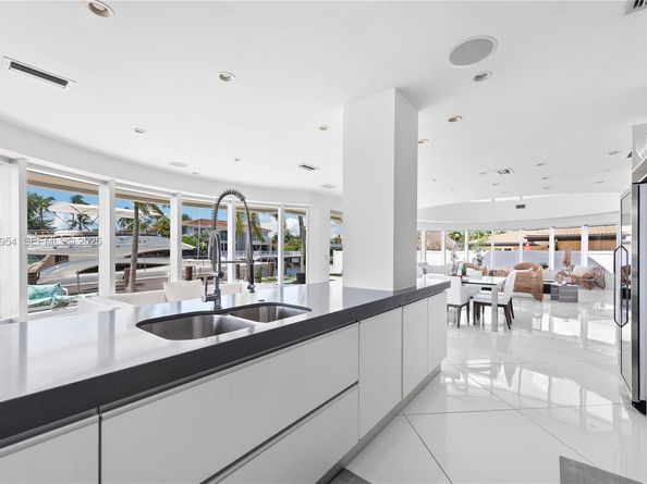 3344 NE 167th St, North Miami Beach FL 33160