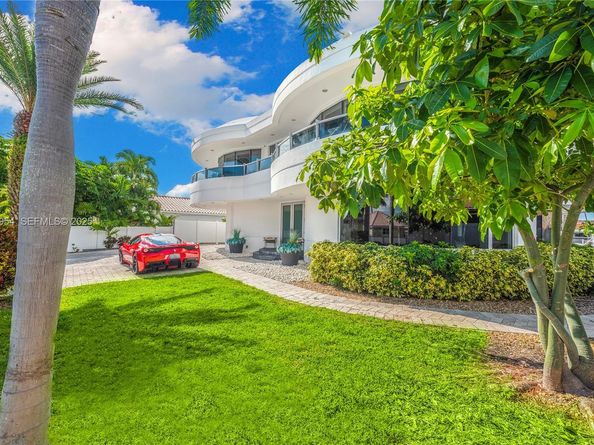 3344 NE 167th St, North Miami Beach FL 33160