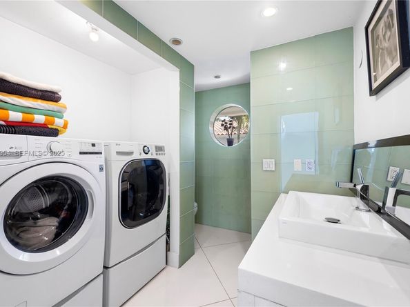 3344 NE 167th St, North Miami Beach FL 33160