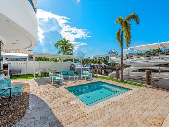 3344 NE 167th St, North Miami Beach FL 33160