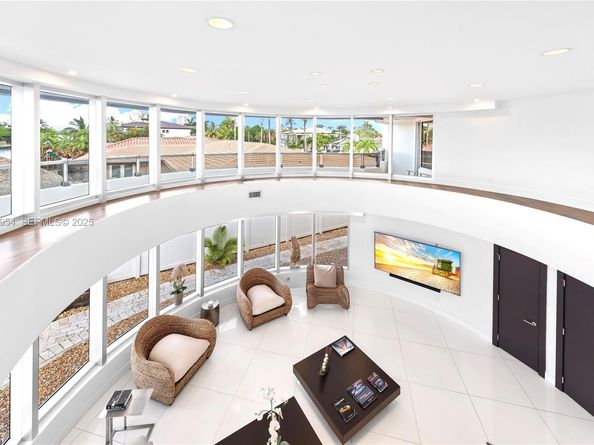 3344 NE 167th St, North Miami Beach FL 33160