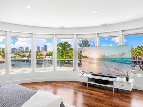 3344 NE 167th St, North Miami Beach FL 33160