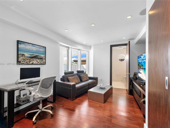 3344 NE 167th St, North Miami Beach FL 33160