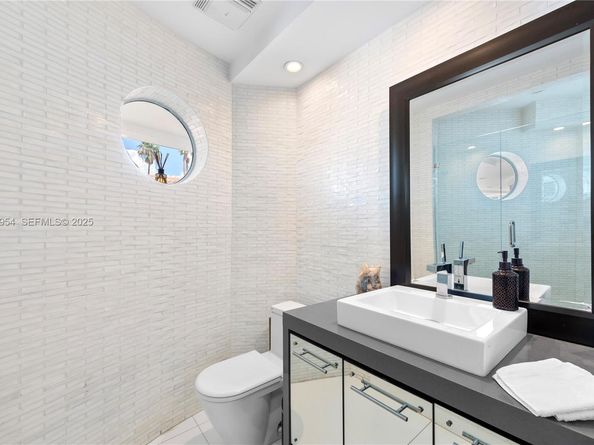 3344 NE 167th St, North Miami Beach FL 33160