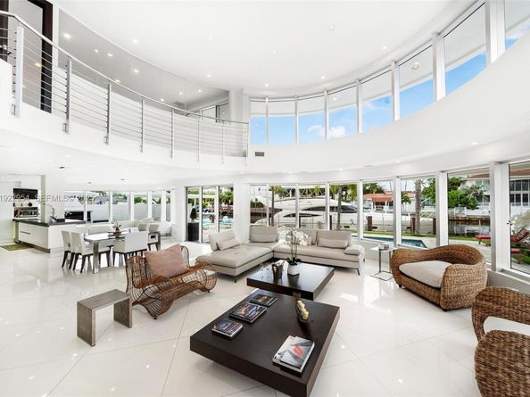 3344 NE 167th St, North Miami Beach FL 33160