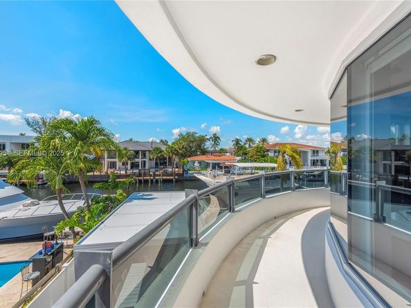 3344 NE 167th St, North Miami Beach FL 33160