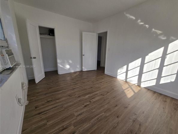 660 84th St 39, Miami Beach FL 33141