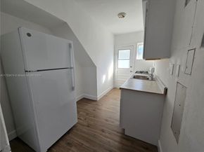 660 84th St 39, Miami Beach FL 33141
