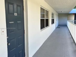 4280 Oaks Ter 203, Pompano Beach FL 33069
