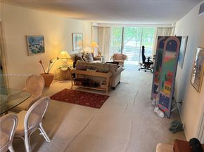 4280 Oaks Ter 203, Pompano Beach FL 33069