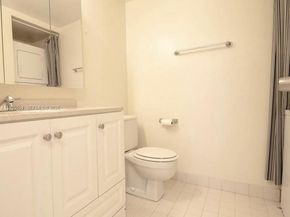 20850 San Simeon Way 4085, Miami FL 33179