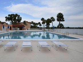 20850 San Simeon Way 4085, Miami FL 33179