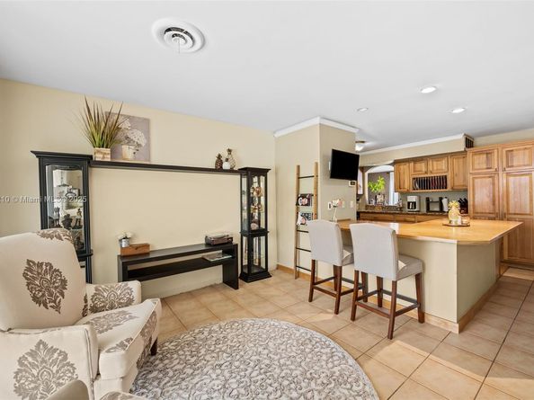 1925 N 39th Ave, Hollywood FL 33021