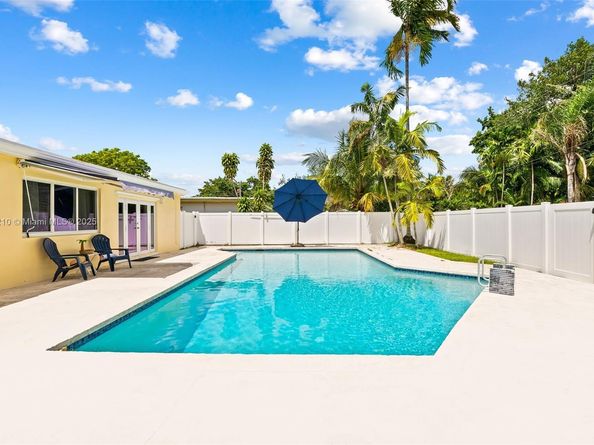 1925 N 39th Ave, Hollywood FL 33021