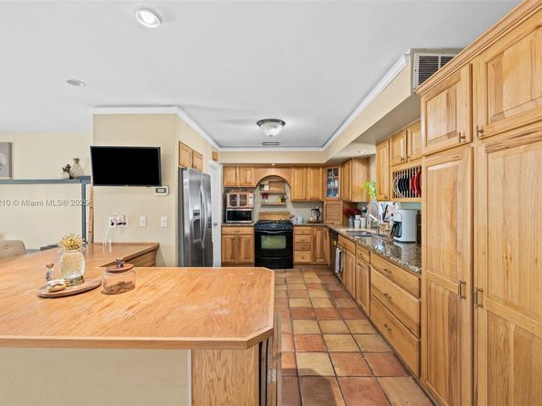 1925 N 39th Ave, Hollywood FL 33021