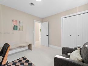 5341 SW 1st St, Plantation FL 33317