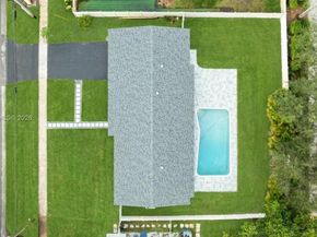 5341 SW 1st St, Plantation FL 33317