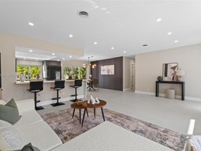 5341 SW 1st St, Plantation FL 33317