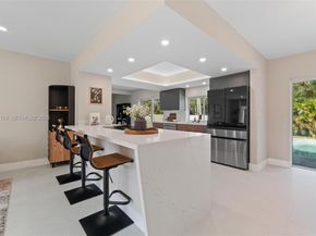 5341 SW 1st St, Plantation FL 33317