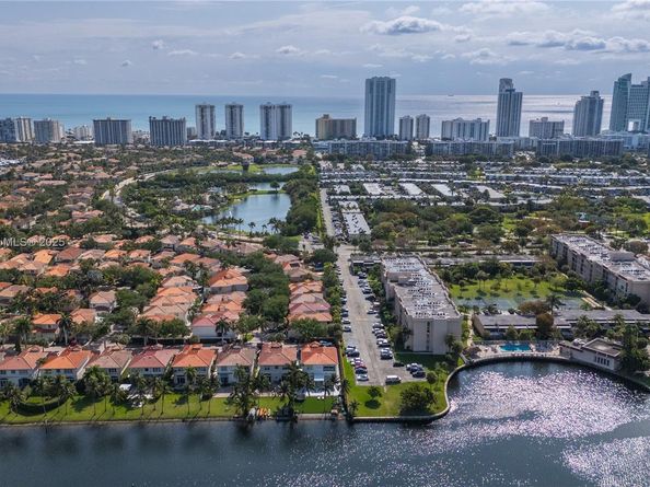 1594 Shoreline Way, Hollywood FL 33019
