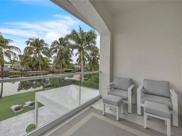 1594 Shoreline Way, Hollywood FL 33019
