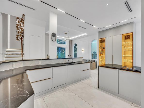 1594 Shoreline Way, Hollywood FL 33019