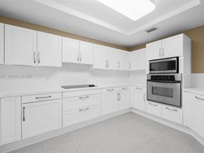 110 Hendricks Isle 10, Fort Lauderdale FL 33301