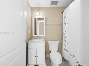 110 Hendricks Isle 10, Fort Lauderdale FL 33301