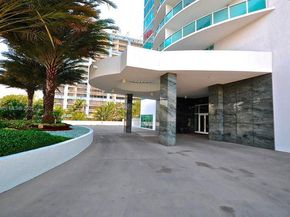 2101 Brickell Ave 1401, Miami FL 33129
