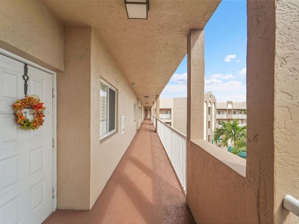 7647 Southampton Ter 403, Tamarac FL 33321