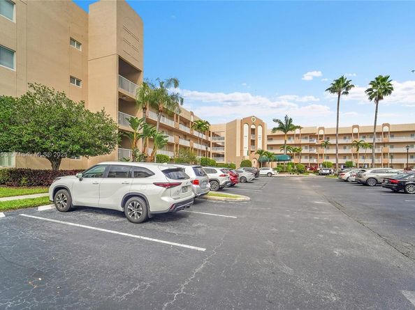 7647 Southampton Ter 403, Tamarac FL 33321