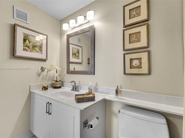 7647 Southampton Ter 403, Tamarac FL 33321