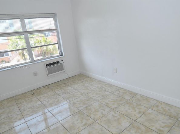 3621 SW 10th St 4B, Miami FL 33135